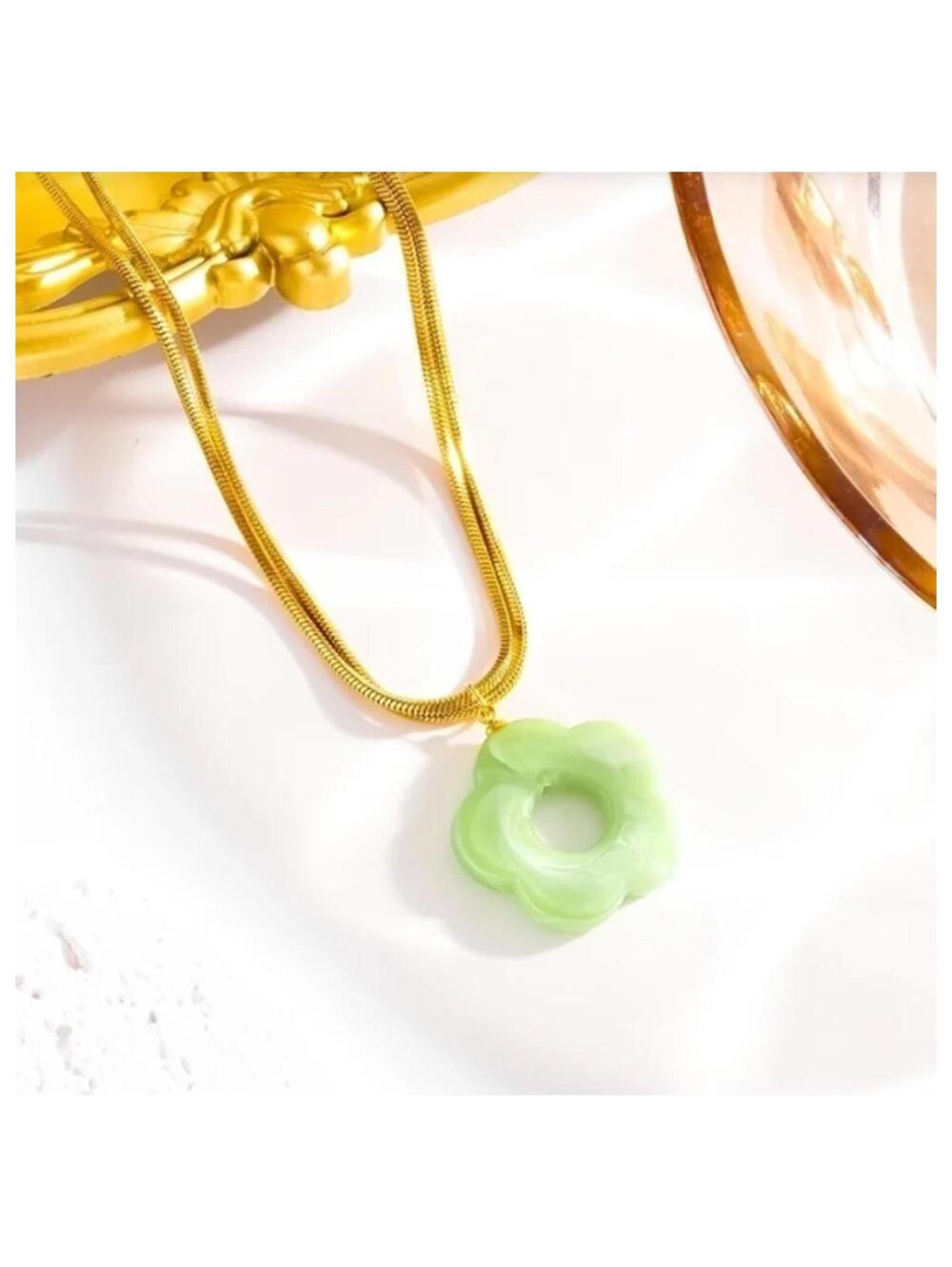 Green flower pendant - Necklace - Gold - 18"
